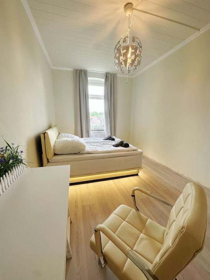 2 Schlafzimmer Waschenspuelmaschine Дуйсбург Екстериор снимка